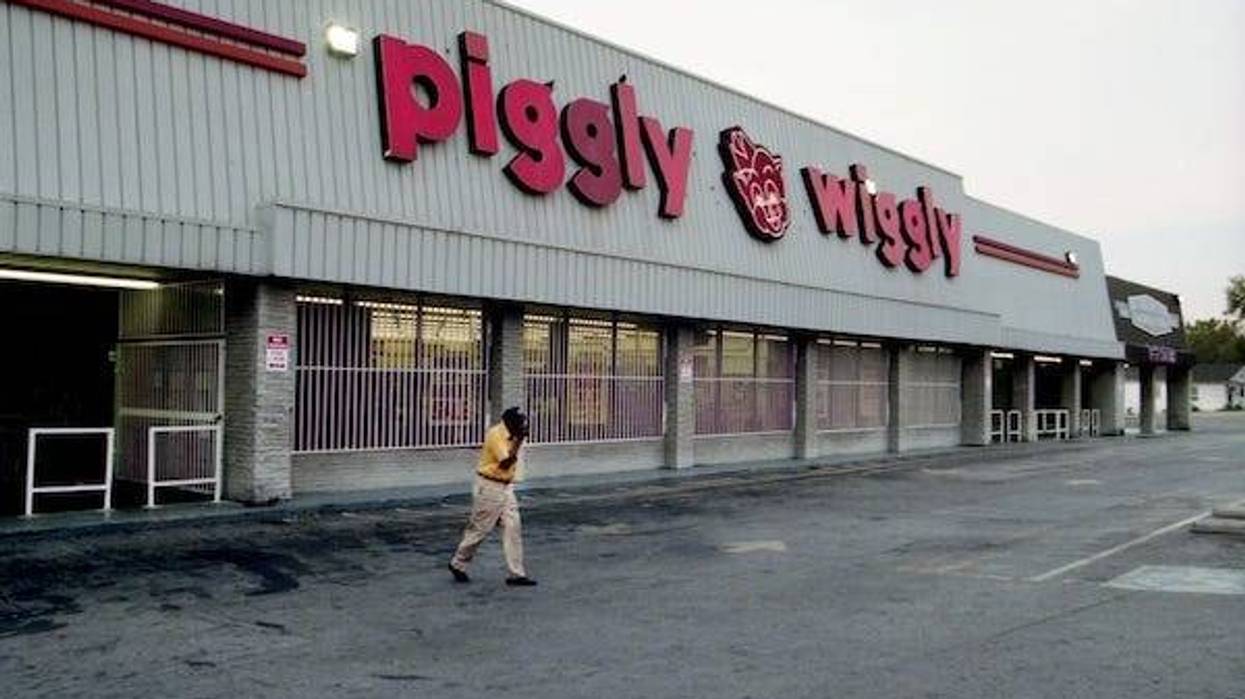 Wanting some ice cream, Sam Campbell is walking away on Sept. 28, 1998, after seeing that the Piggly Wiggly at 12th Avenue South and Edgehill Avenue, has closed it doors for good