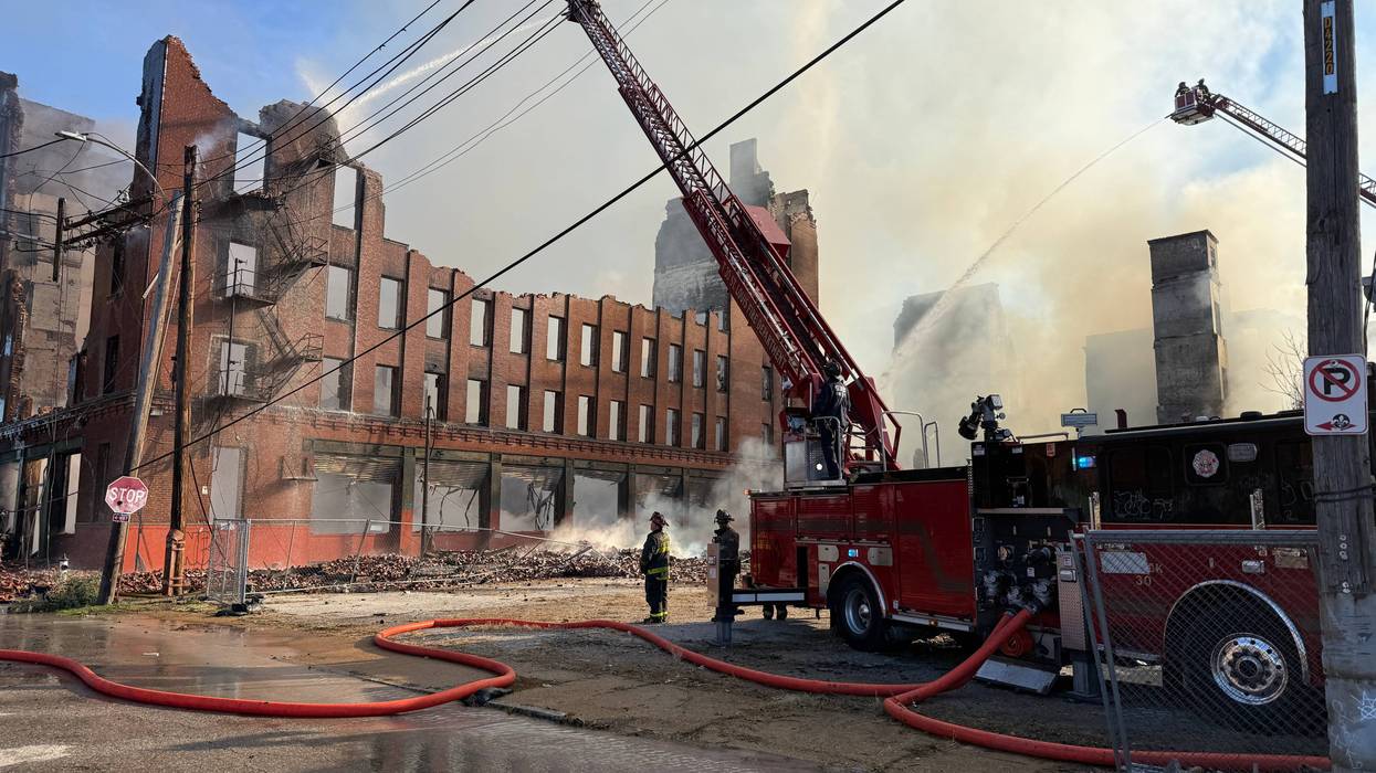 warehouse fire south of downtown st. louis