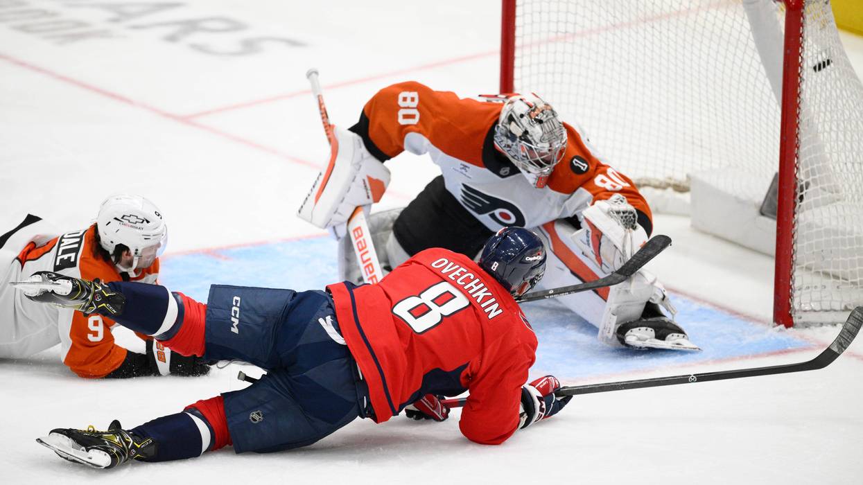 Alex Ovechkin scores twice, hitting 30 goals for 20th season, as Capitals beat Flyers 6-4