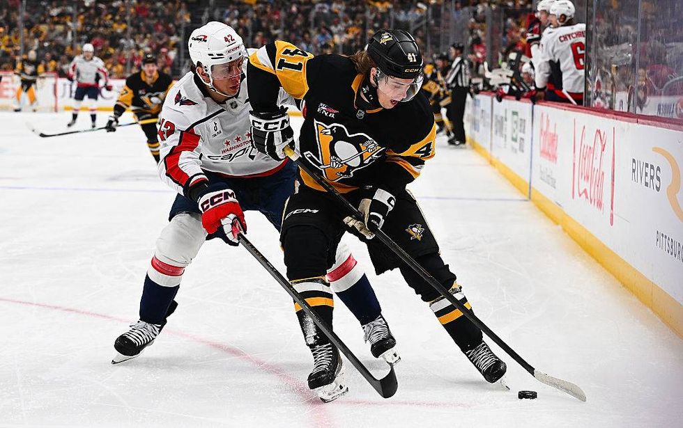Penguins sign forward Ville Koivunen to 8-year-deal