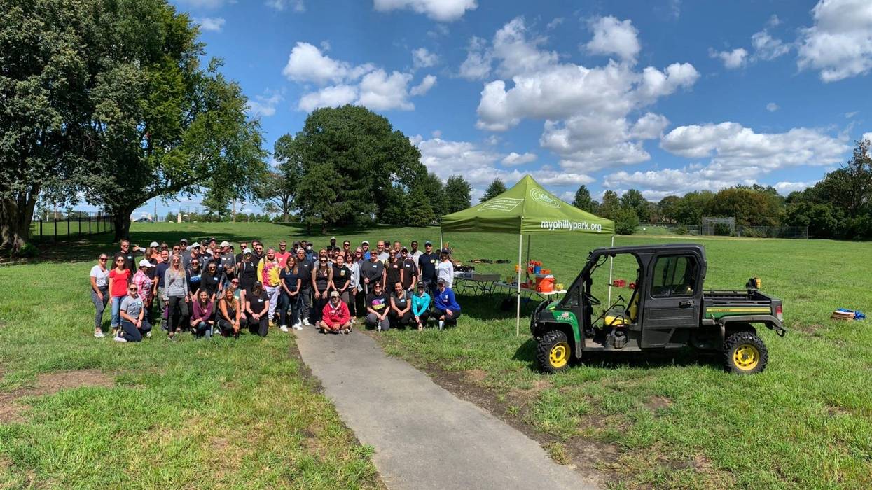 Watch 96.5 TDY as we help clean up Philadelphia's FDR Park | #1Day1Thing