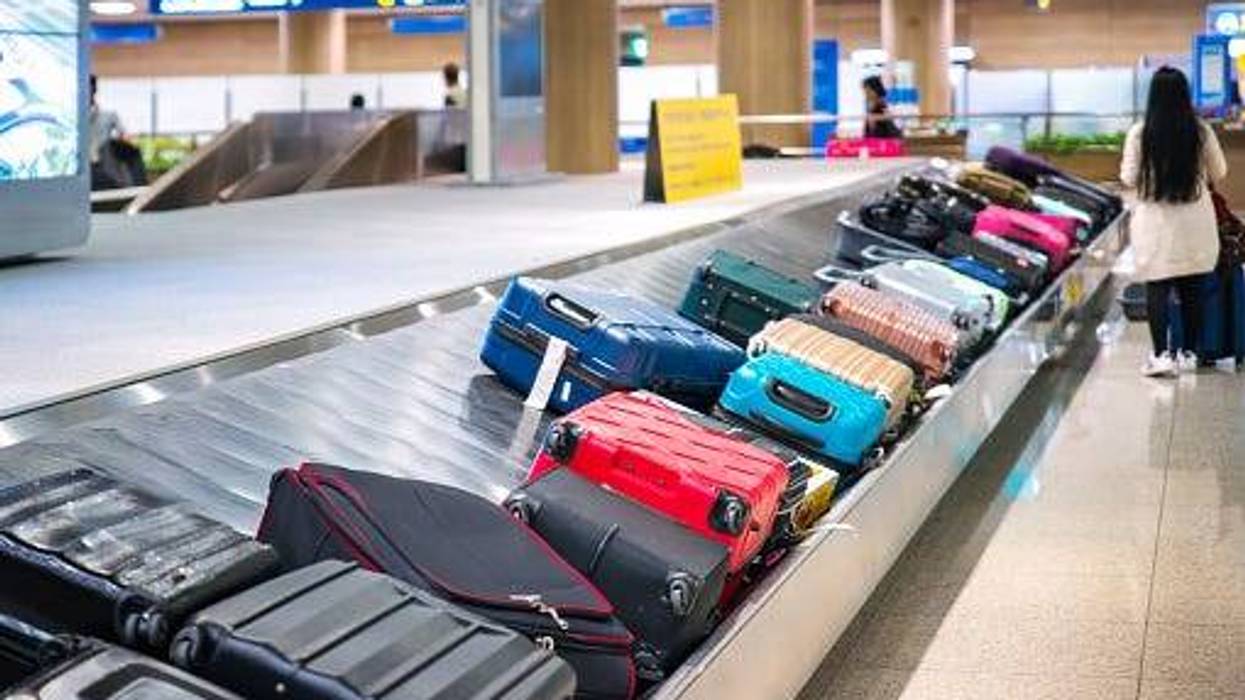Watch This Woman’s ‘Genius’ Trick to Avoid Baggage Fees