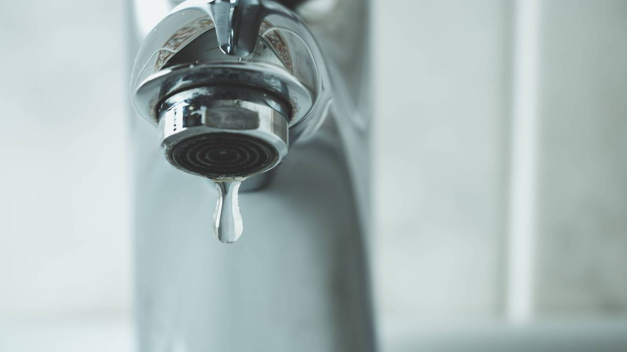 Water dripping from faucet