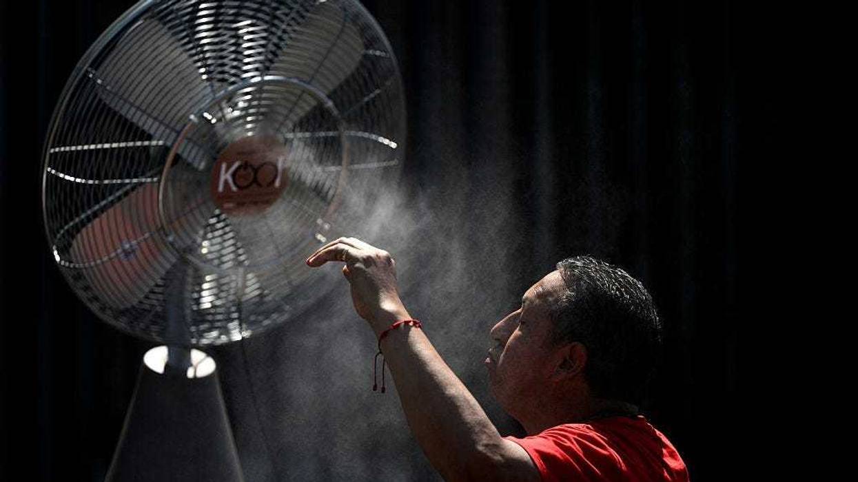 WCCO-TV Chief Meteorologist Chris Shaffer on what to expect - including major humidity - this week and what lies ahead this weekend.