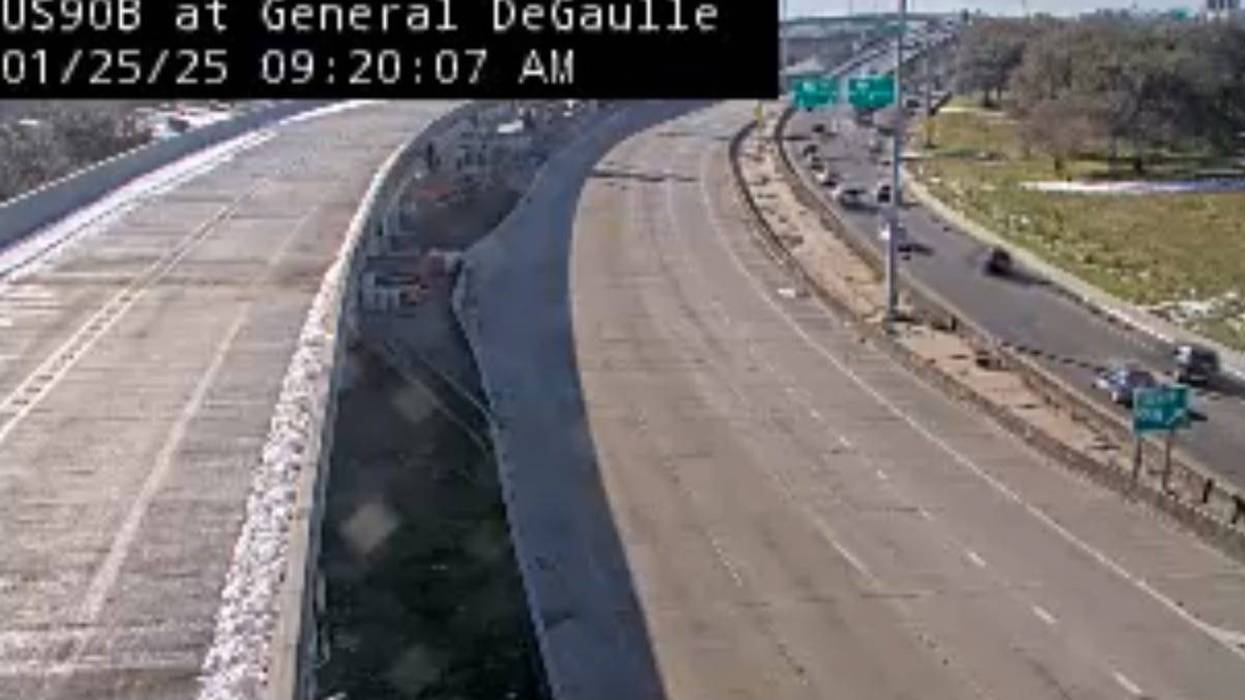 Westbank Expressway closes after ice forms overnight
