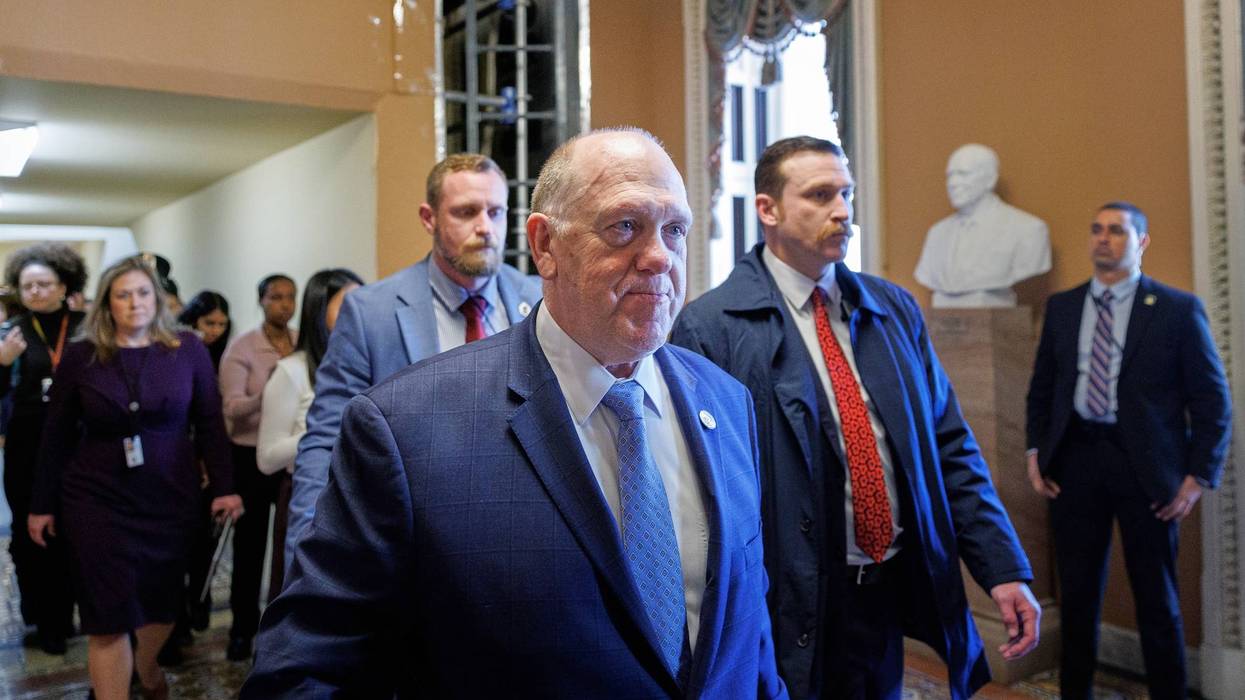 White House officials and senators meet on DHS shutdown, a small sign of progress