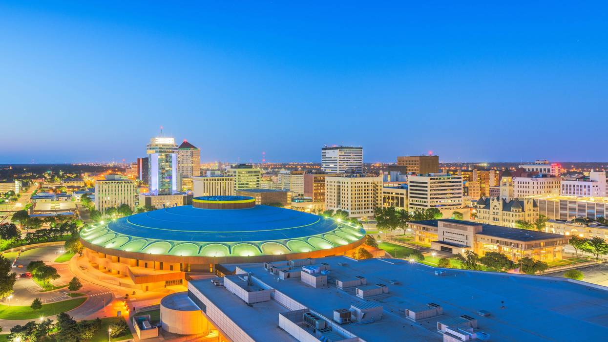 Wichita, Kansas, USA downtown skyline at dusk