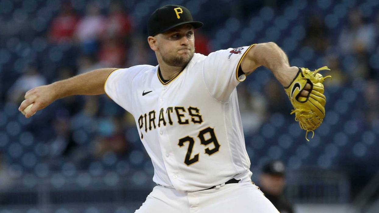 Wil Crowe pitching