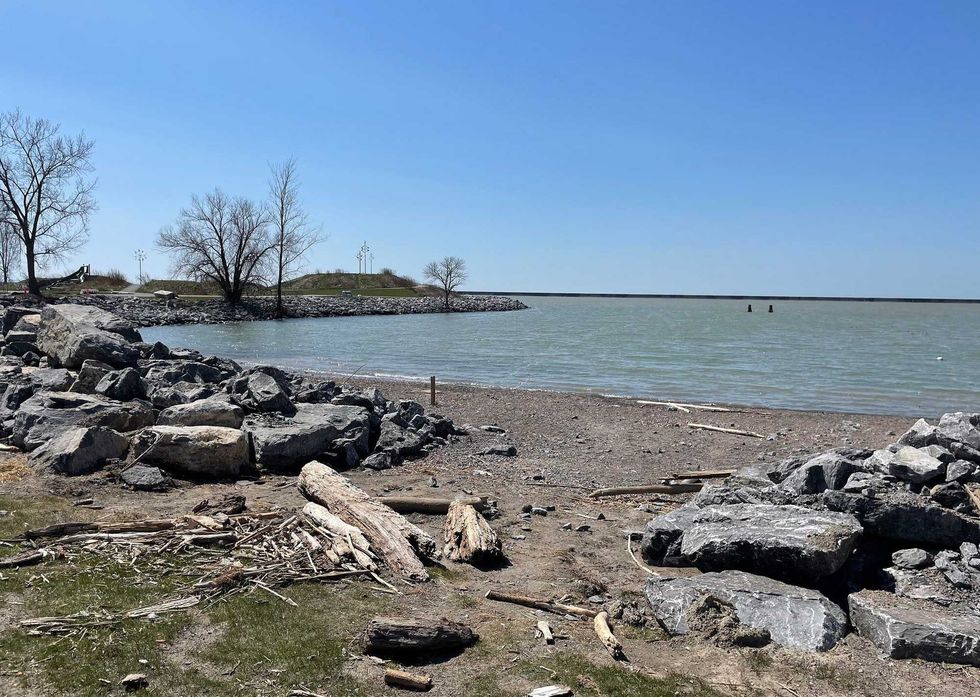 Wilkeson Pointe break wall