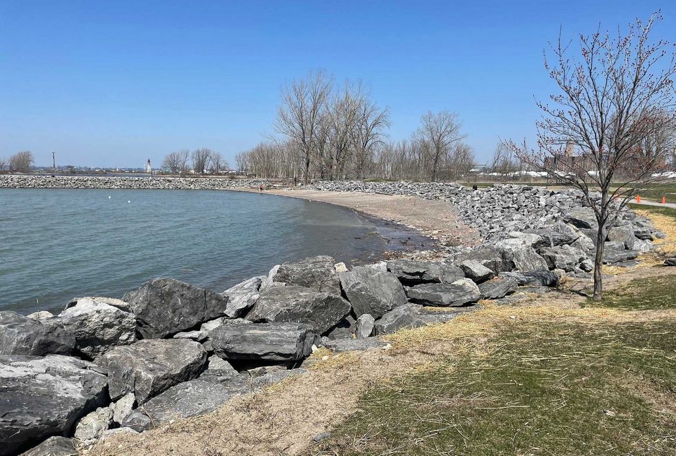 Wilkeson Pointe break wall