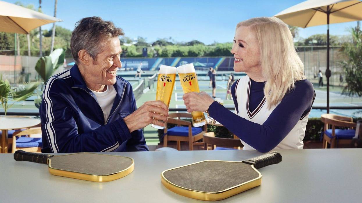 Willem Dafoe and Catherine O'Hara star in an advertisement for Michelob Ultra