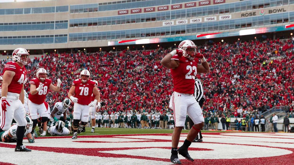 Wisconsin Badgers running back Jonathan Taylor (23) runs in to the end zone for a touchdown against the Miami Hurricanes on Dec. 27, 2018, in the Pinstripe Bowl at Yankee Stadium.