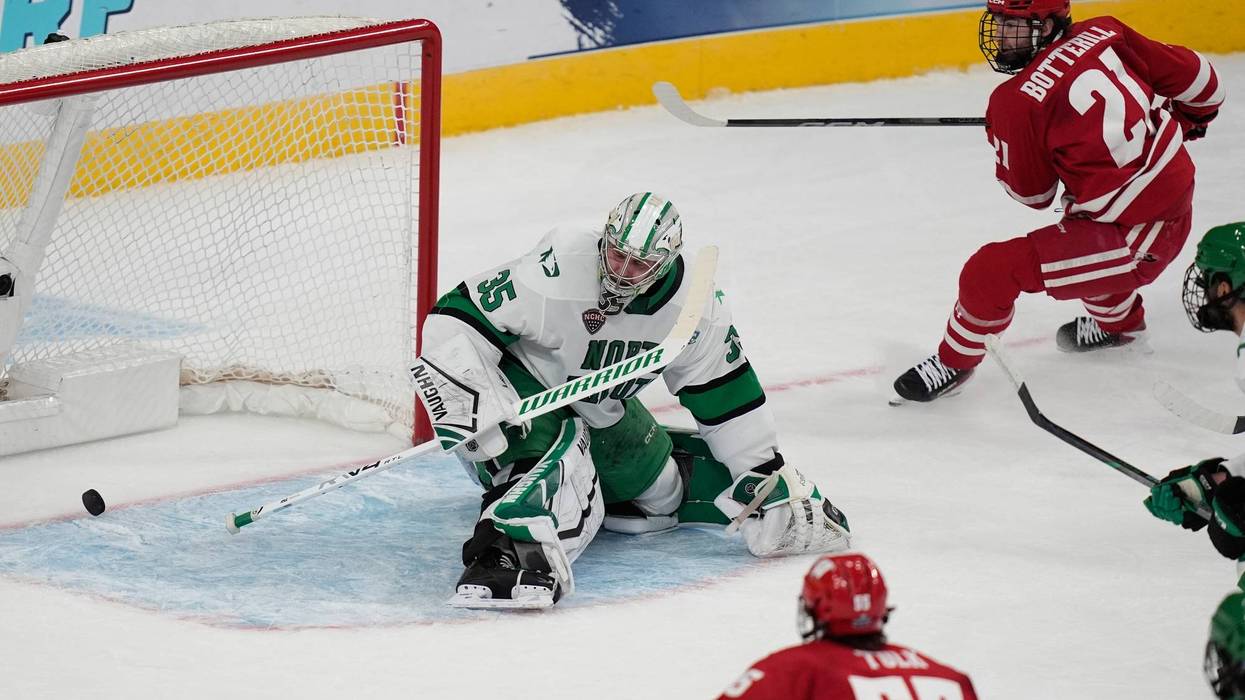 Wisconsin beats North Dakota 2-1 to reach its first Frozen Four final since 2010