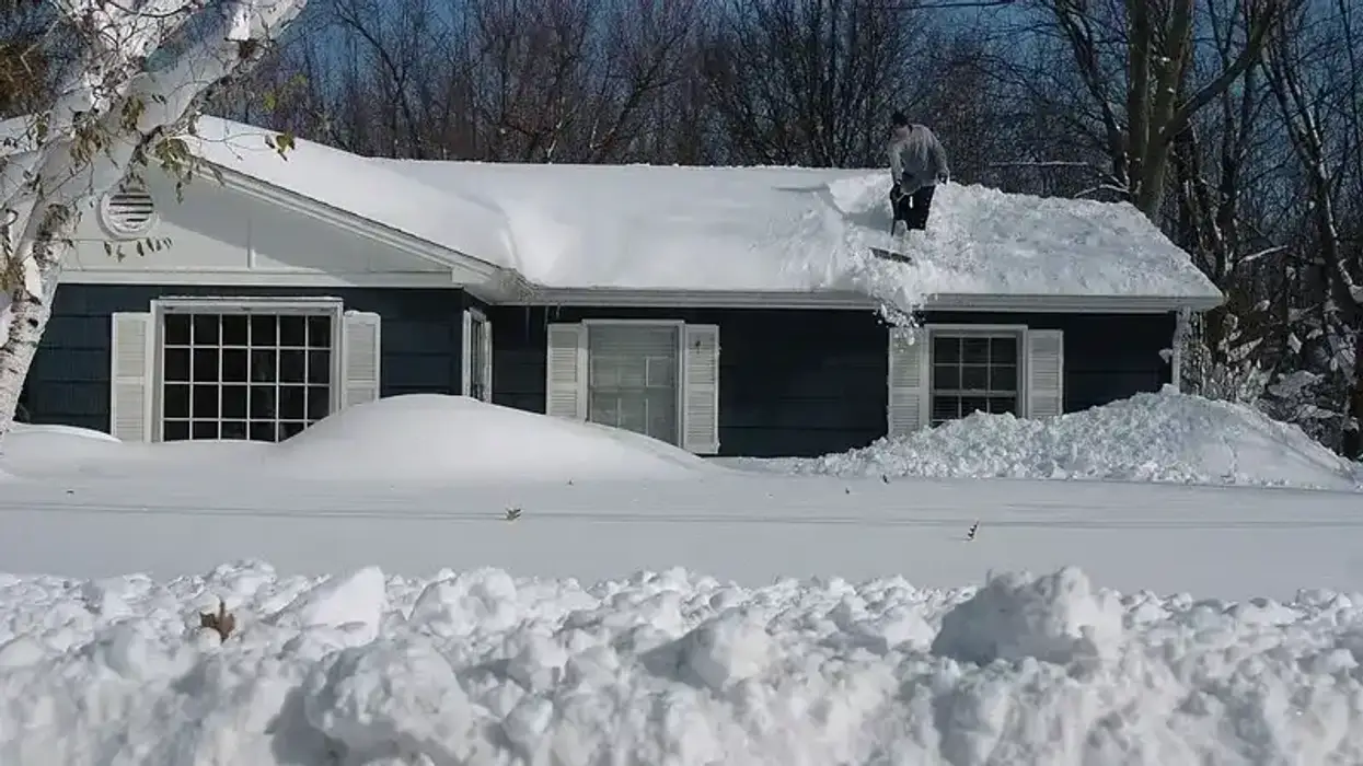 With several feet of snowfall possible this weekend, a longtime meteorologist says there are signals days in advance of a huge lake effect event. He says there remains one challenge: that's predicting which area gets hit hardest.