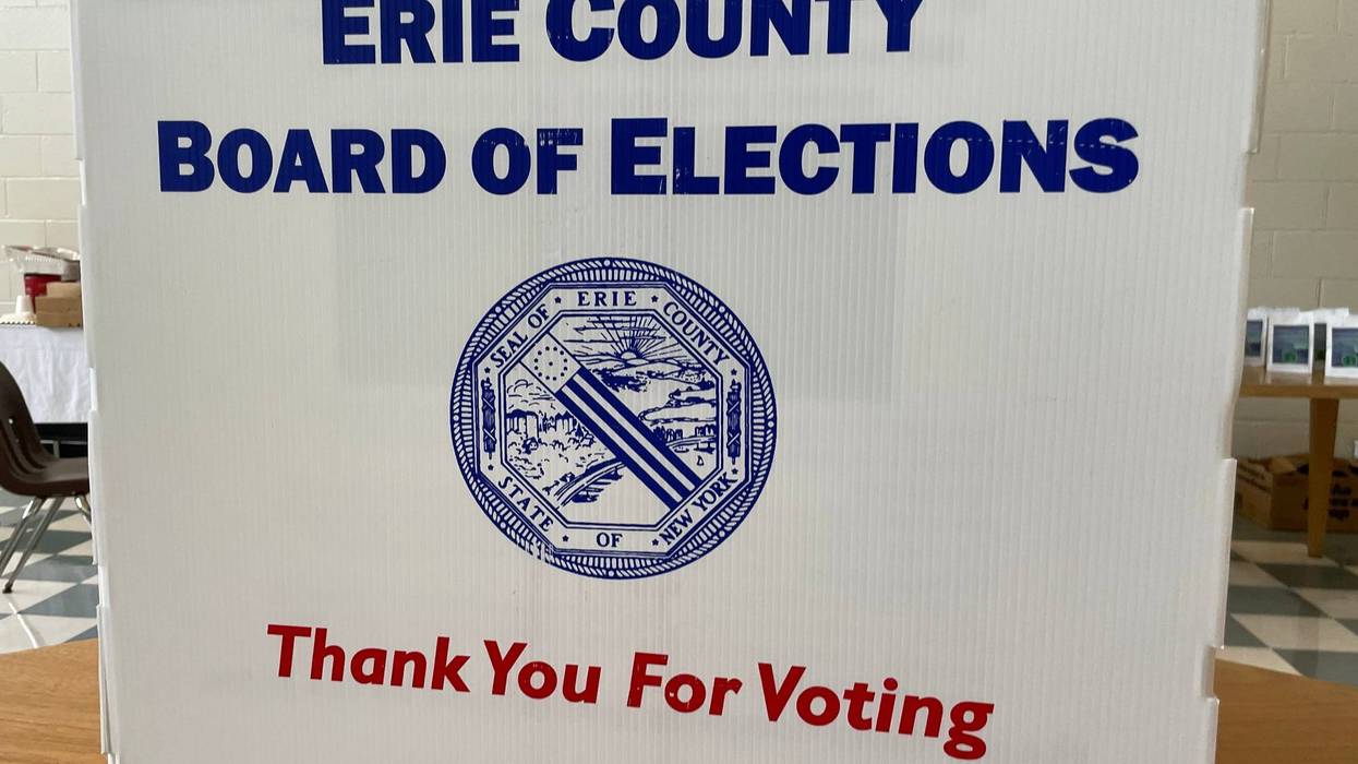 With Tuesday's special election in the race for the 61st State Senate seat reaching a climax, nearly 8,000 people cast their ballots in early voting.