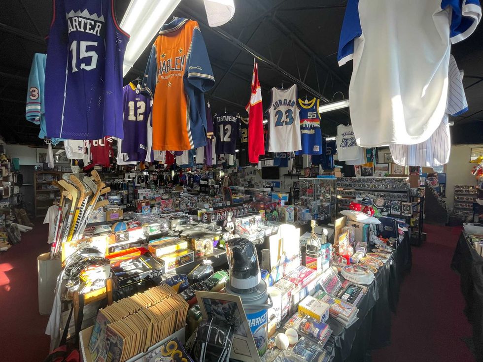 WNY Collectibles Inc.