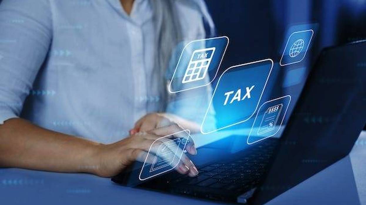 Woman doing her taxes on the computer