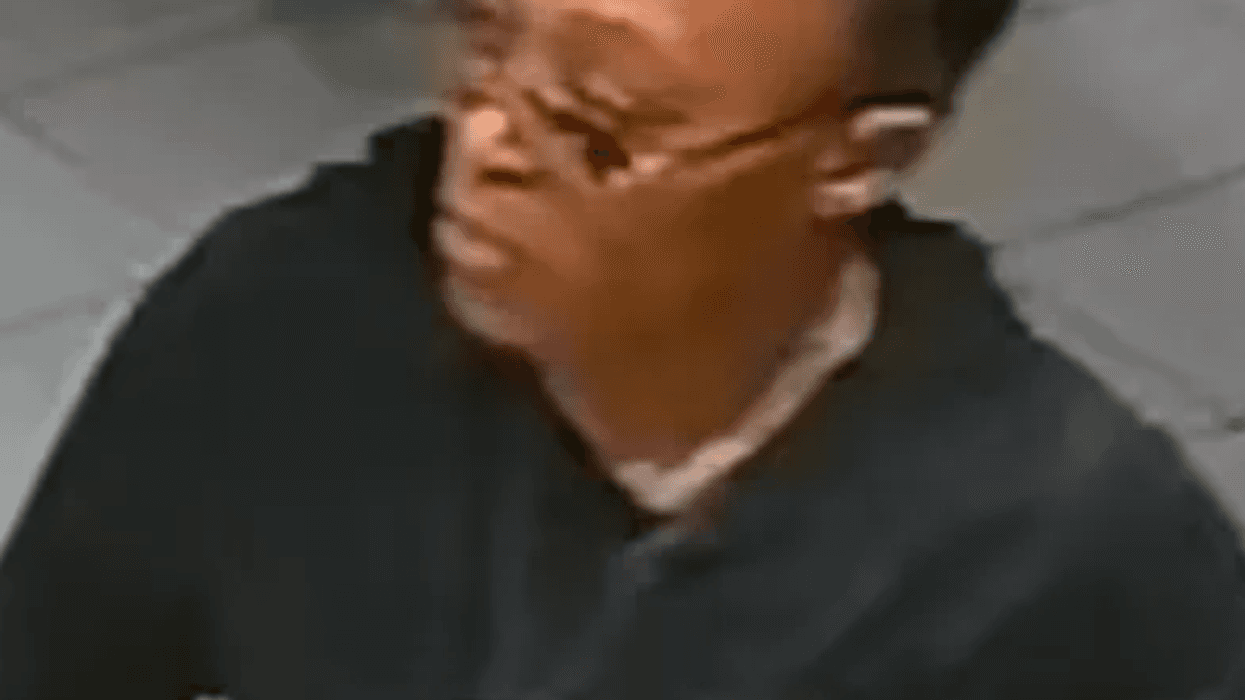 Woman grabs subway rider's phone, punches her in the face at WTC station