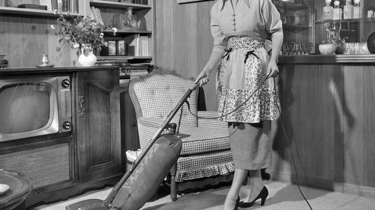 Woman, Wife, Housewife, Vacuuming, Vacuum