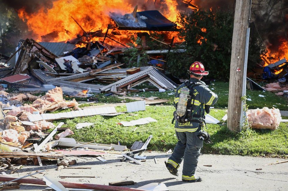 Woodstock firefighter fights fire