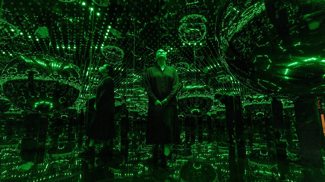 Iconic piece of work from Yayoi Kusama on display in Chicago
