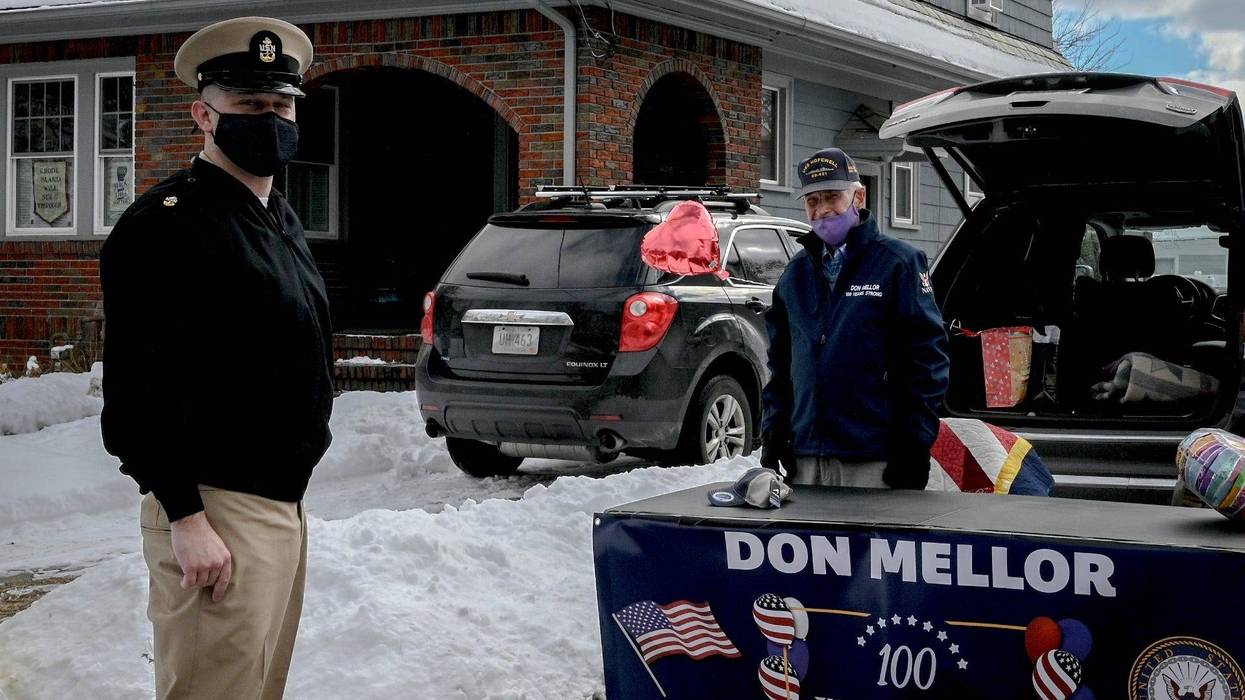 World War II Navy vet celebrates 100th birthday