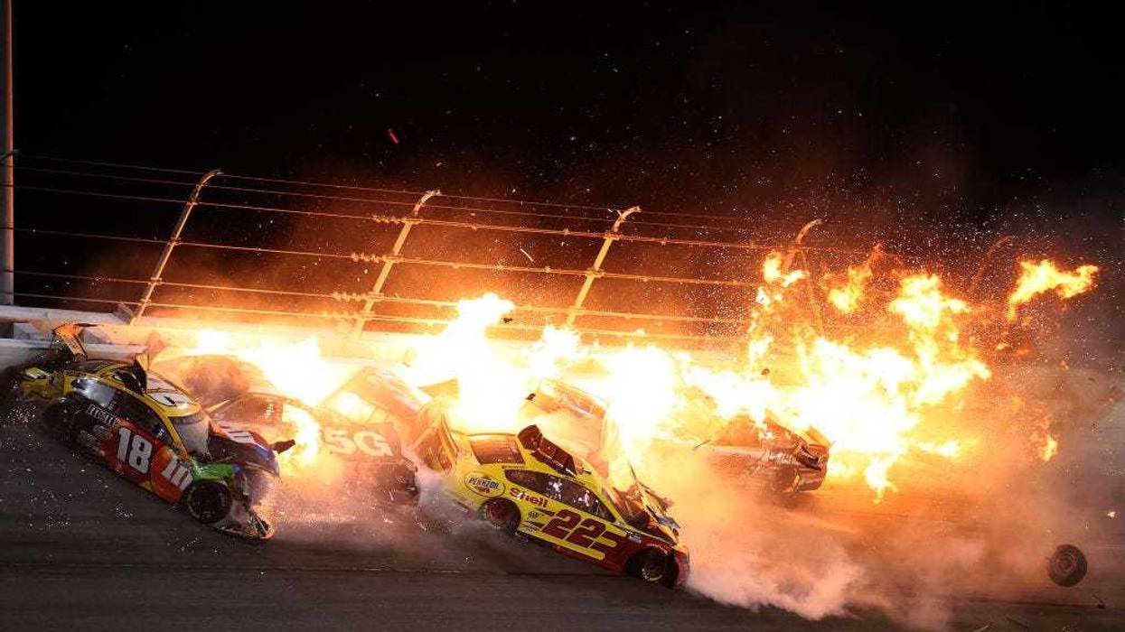 Wreckers or Checkers at Daytona