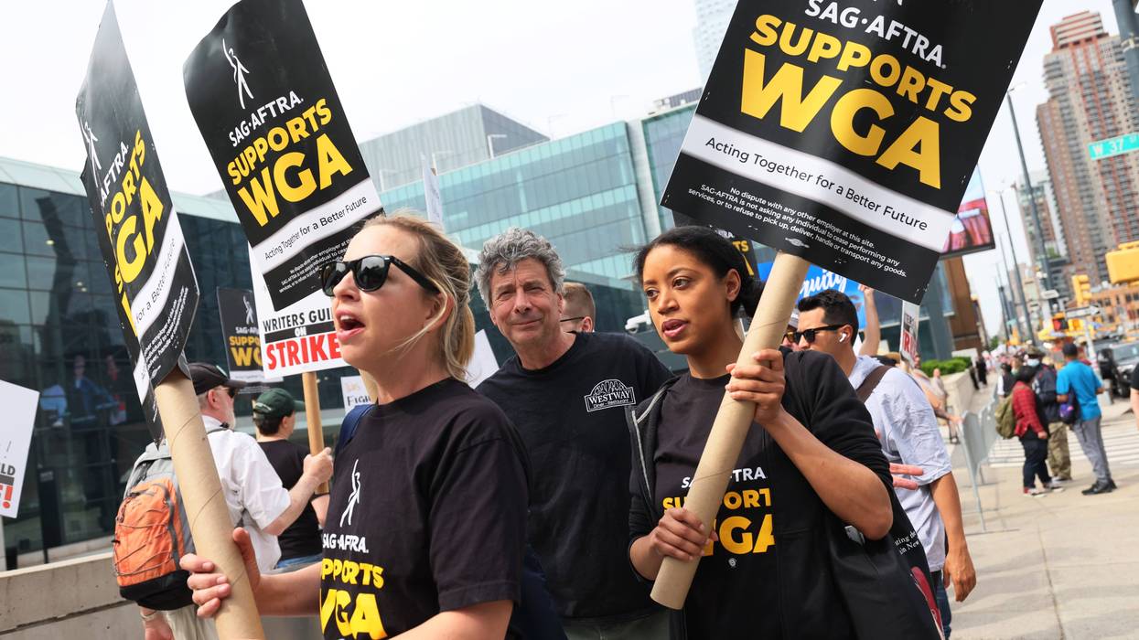writers and actors on picket line