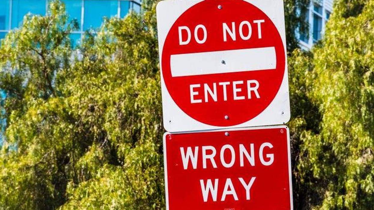 wrong way sign
