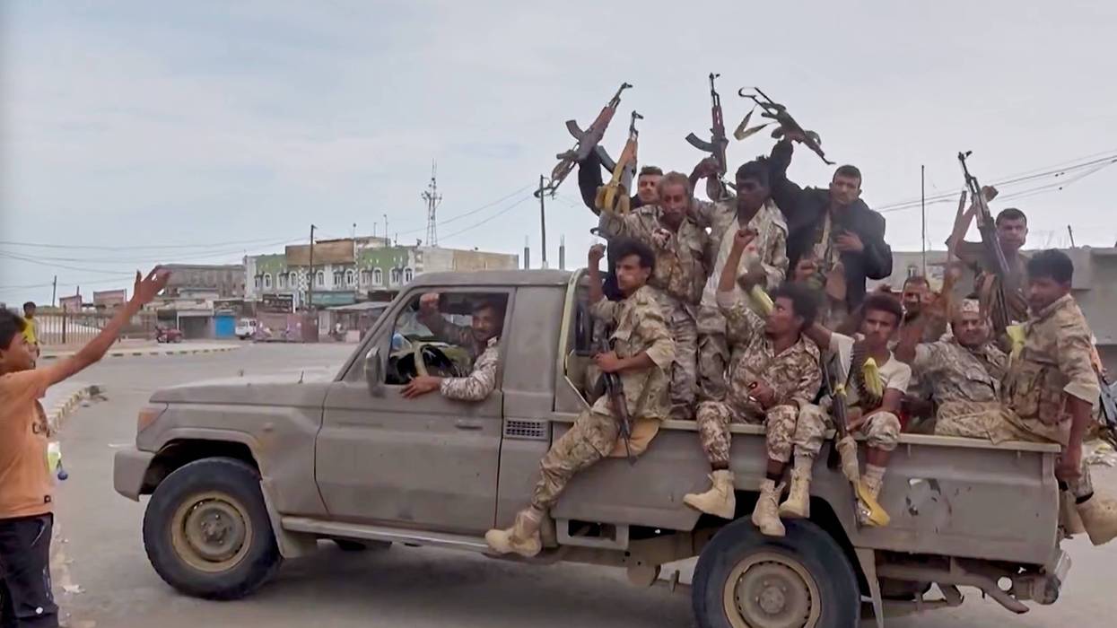 YEMEN-AVANCE EN LA COSTA 14