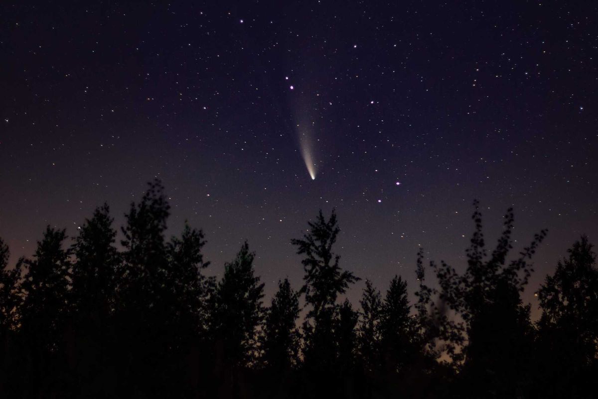 You have a chance this weekend to see the first comet visible to the naked eye in roughly a decade.